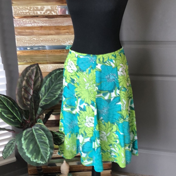 Ann Taylor skirt NWOT - Picture 3 of 10